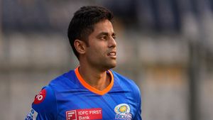    IPL 2025: രോഹിത്തല്ല, കെകെആറിനെ നയിക്കാന്‍ സൂര്യകുമാര്‍; 20 കോടിയുടെ ഓഫര്‍ സമ്മതിച്ചു?