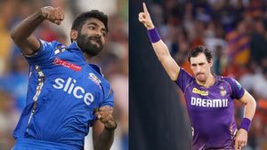 IPL 2025: ബുംറയ്ക്കു 12 കോടി, സ്റ്റാര്‍ക്കിന് 24.75 ! ഇതു ശരിയോ? കൂടുതല്‍ കിട്ടേത് ബുംറയ്ക്ക് തന്നെ