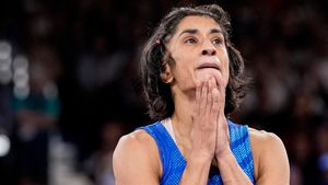   Olympics 2024: കായിക കോടതി കൈവിട്ടു, വിനേഷ് ഫോഗട്ടിന് വെള്ളിയില്ല! അപ്പീല്‍ തള്ളി