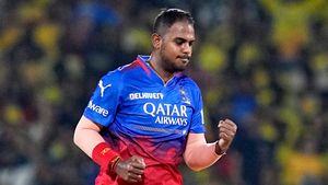   IND vs BAN: അന്ന് 5 സിക്‌സര്‍ വഴങ്ങി നാണംകെട്ടു, ഇന്ന് ഇന്ത്യയുടെ ടെസ്റ്റ് ടീമില്‍; ദയാലാണ് ഹീറോ