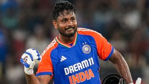   Champions Trophy: സഞ്ജുവിന്റെ വഴികളടഞ്ഞോ? ചാമ്പ്യന്‍ ട്രോഫി ടീമില്‍ ഇനിയും എത്താം! 3 വഴികള്‍