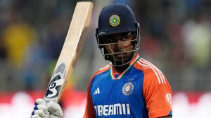 Champions Trophy: സഞ്ജു ചതിയന്‍, ചാമ്പ്യന്‍സ് ട്രോഫി കളിക്കാന്‍ ആഗ്രഹമില്ല! പിന്നില്‍ ദ്രാവിഡ്?