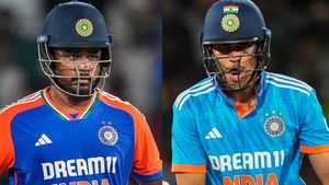   Champions Trophy: ഇന്ത്യയുടെ ചാമ്പ്യന്‍സ് ട്രോഫി ടീം, 4 കാര്യങ്ങള്‍ക്ക് ഉത്തരമായി! എന്തൊക്കെ?