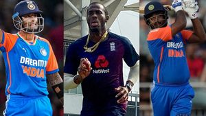    IND vs ENG: സഞ്ജു ടോപ് സ്‌കോറര്‍, ഇന്ത്യ 3-2ന് കപ്പടിക്കും; ടി20 പരമ്പരയിലെ പ്രവചനമിതാ