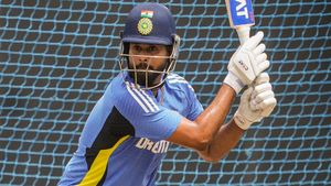    Champions Trophy: ശ്രേയസിനെ എളുപ്പത്തില്‍ പുറത്താക്കാം! രണ്ട് വഴി; ചൂണ്ടിക്കാട്ടി മുന്‍ പാക് താരം