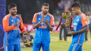 IND vs ENG: ഗംഭീറിന്റെ ഫേവറിറ്റ് തെറിക്കും!! മറ്റു 2 പേരെയും സൂര്യ തഴയും, ആരൊക്കെ പുറത്തേക്ക്