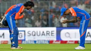   IND vs ENG: ഹീറോയായി തിലക്, കൈയടിക്കേണ്ടത് സൂര്യക്കും; ആ ത്യാഗം കാണണം; ക്യാപ്റ്റന്‍ ഡാ