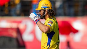   IPL 2025: ധോണി ഇത്തവണ കളി നിര്‍ത്തുമോ? ആ റോളിലേക്ക് വരൂ; ശോഭിക്കുമെന്ന് രാജീവ് ശുക്ല