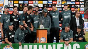 Champions Trophy: തട്ടകത്തില്‍ ഫൈനല്‍ തോറ്റ് പാകിസ്താന്‍, കിവീസിന് കിരീടം; ഇന്ത്യ ഹാപ്പി
