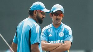   Champions Trophy: രോഹിത്തും കോലിയും ബാധ്യതയോ? യുവതാരങ്ങള്‍ വരണോ? ഗംഭീര്‍ പറയുന്നു