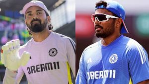  സഞ്ജുവിനെക്കൊണ്ട് താങ്ങില്ല!! രാഹുലിനെ തിരികെ വിളിക്കൂ, ടി20 ടീമില്‍ വേണം; ഈ കാരണം