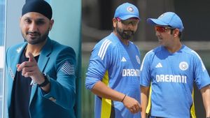 Champions Trophy: ആ പാക് താരം തനിച്ച് കളി തട്ടിയെടുക്കും!! ഇന്ത്യ സൂക്ഷിച്ചോ, ഭാജി പറയുന്നു