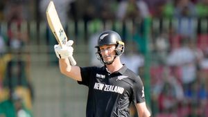 Champions Trophy 2025: കറാച്ചിയില്‍ ലാതം, യങ് ഷോ!! പാക് പട തരിപ്പണം, കിവികളുടെ കുതിപ്പ്