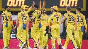 IPL 2025: റോയല്‍സിനെ 'കോപ്പിയടിച്ച' ചെന്നൈ, അതേ മണ്ടത്തരം!! ധോണിക്കും ബുദ്ധിയില്ലേ?
