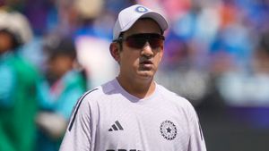      ഇന്ത്യ എ ടീമിനൊപ്പം ഗംഭീര്‍, ലക്ഷ്യം ഈ താരങ്ങളെ ടീമിലെത്തിക്കാന്‍; സഞ്ജുവടക്കം തെറിച്ചേക്കും