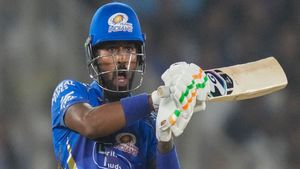   IPL 2025: മുംബൈയെ 'ചതിച്ച്' ഹാര്‍ദിക്, ഗുജറാത്തിനെ ജയിപ്പിക്കാന്‍ കൂട്ടുനിന്നു! ഒത്തുകളിയോ?