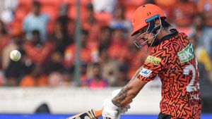    IPL 2025: വെടിക്കെട്ട് സെഞ്ച്വറി, പിന്നെ 0, 2; ഇഷാന്റെ ഫ്‌ളോപ്പ് ഷോ! സഞ്ജു ഹാപ്പി