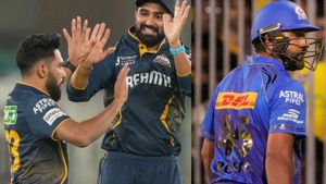   IPL 2025: ഇപ്പോള്‍ ബൗളിങ് കൊള്ളാമോ? രോഹിത്തിനെ ബൗള്‍ഡാക്കി സിറാജ്; ഇത് പ്രതികാരം!
