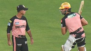    IPL 2025: ശ്രേയസോ ശശാങ്കോ അല്ല, പഞ്ചാബിന്റെ ഭാവി ഹീറോ അവന്‍! തിരഞ്ഞെടുത്ത് പോണ്ടിങ്