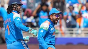   ചാമ്പ്യന്‍സ് ട്രോഫി: 56ന് 0, 75ന് 3; രോഹിത്തിന്റെ ക്യാപ്റ്റന്‍സി കിടു; പയറ്റിയത് ആ തന്ത്രം
