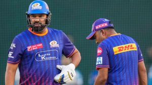   IPL 2025: ഹിറ്റ്മാന് പഴയ വീര്യമില്ല, ധോണി ഇതിലും ഭേദം! രോഹിത് വിരമിക്കൂ; കണക്കുകള്‍ നിരാശ