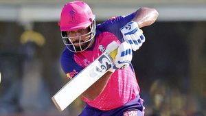IPL 2025: സഞ്ജു ആദ്യ കളി ഫ്‌ളോപ്പോവും? വില്ലന്‍ മറ്റാരുമല്ല, സ്വന്തം ടീമംഗം!! കാരണമറിയാം