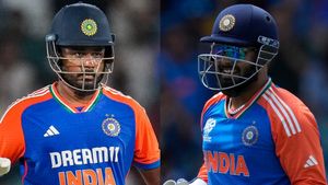    Asia Cup 2025: സഞ്ജുവിന് പകരം റിഷഭ്, ബുംറക്കൊപ്പം ഷമിയും; ഇന്ത്യയുടെ 15 അംഗ സാധ്യതാ ടീമിതാ