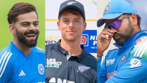 ചാമ്പ്യന്‍സ് ടോഫി: രോഹിത് ഔട്ട്!! 6 ഇന്ത്യക്കാര്‍, ടീം ഓഫ് ദി ടൂര്‍ണമെന്റിനെ പ്രഖ്യാപിച്ചു