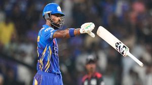 IPL 2025: ഹാര്‍ദിക് ഇത്രക്ക് മണ്ടനോ? 3 തീരുമാനം കളി തോല്‍പ്പിച്ചു! രോഹിത്തിന്റെ ശാപമെന്ന് ഫാന്‍സ്