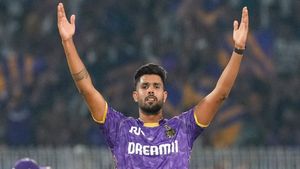 IPL 2025: ഹര്‍ഷിത് ഇത്രയും കിടിലനോ? ഒറ്റ ഓവറില്‍ പഞ്ചാബ് ഞെട്ടി! തകര്‍ന്നടിഞ്ഞ് ശ്രേയസ് പട