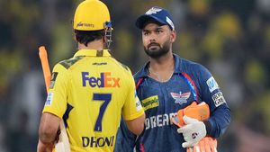   IPL 2025: റിഷഭ് സിഎസ്‌കെയെ ജയിപ്പിച്ചു, ധോണിക്കായുള്ള ഒത്തുകളിയോ? ആ നീക്കം സംശയകരം