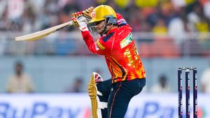 IPL 2025: പ്രിയാന്‍ഷ് വെറും 6ന് ഔട്ടായേനെ!! സെഞ്ച്വറി അടിപ്പിച്ചത് സിഎസ്‌കെ, 2 തവണ 'സഹായം'