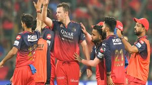    IPL 2025: ഹോം ഗ്രൗണ്ട് മാറ്റൂ, ഇല്ലാതെ ആര്‍സിബി കപ്പടിക്കില്ല! ആരാധകര്‍ കലിപ്പില്‍