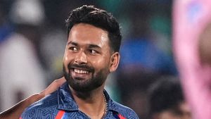   IPL 2025: റിഷഭ് മണ്ടന്‍ ക്യാപ്റ്റന്‍! എന്തുകൊണ്ട് അത് ചെയ്തില്ല? ടീമിനെ തോല്‍പ്പിക്കുന്ന നായകന്‍