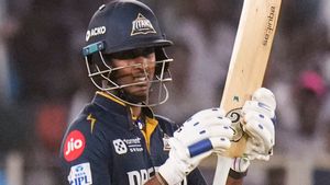   IPL 2025: സ്ഥിരതകൊണ്ട് ഞെട്ടിക്കുന്നു, ഗംഭീര്‍ എങ്ങനെ സായിയെ തഴയും? സഞ്ജു സൂക്ഷിച്ചോ