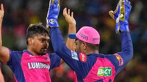  IPL 2025: ദ്രാവിഡിനെക്കൊണ്ടാവില്ല, സഞ്ജു വന്നാലെ ജയിക്കൂ! തുറന്ന് പറഞ്ഞ് സന്ദീപ് ശര്‍മ