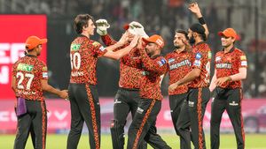 IPL 2025: കമ്മിന്‍സിന്റെ സര്‍പ്രൈസ് നീക്കം!! വെടിക്കെട്ട് താരം ഔട്ട്, കെകെആര്‍ ഞെട്ടി