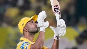 IPL 2025: ചെന്നൈക്കു നന്നാവാന്‍ പ്ലാനില്ല!! എവിടെ വന്‍ഷ് ബേദി? 'ഡാന്‍സര്‍' ത്രിപാഠി എന്തിന് ടീമില്‍