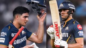    IPL 2025: അത് ഔട്ടല്ല, റണ്ണൗട്ടില്‍ അംപയറോട് കയര്‍ത്ത് ഗില്‍! വിലക്ക് ലഭിക്കുമോ? വിവാദം