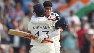 IND vs ENG: ഗില്ലിനും ജയ്‌സ്വാളിനും സെഞ്ച്വറി!! കൂറ്റന്‍ സ്‌കോറിലേക്ക് ടീം ഇന്ത്യ