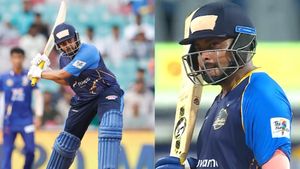 4, 4, 6, 4, 4, 4!! 34 ബോളില്‍ 75; പൃഥ്വി ഈസ് ബാക്ക്, 2026ല്‍ എംഐ റാഞ്ചുമോ?