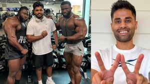 'മസിലന്‍മാര്‍ക്കു' നടുവില്‍ സഞ്ജു!! സൂര്യ പ്രതികരിച്ചത് ഇങ്ങനെ, സഞ്ജുവിന്റെ മറുപടി വൈറല്‍