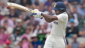 IND vs ENG: കന്നി ഫിഫ്റ്റിയടിച്ച് സായ്, പരിക്കേറ്റ് വീണ് പന്ത്!! ഭേദപ്പെട്ട തുടക്കം