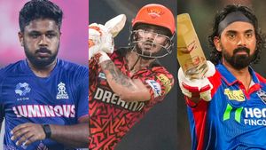 ഇന്ത്യന്‍ സൂപ്പര്‍ കീപ്പറുമായി കെകെആറിന്റെ ചര്‍ച്ച!! അതു സഞ്ജുവോ? ഇതിലൊരാള്‍ തന്നെ