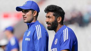 ടീം ഇന്ത്യയിലെത്താന്‍ ഇനി പാടുപെടും!! വമ്പന്‍ നീക്കവുമായി ഗംഭീര്‍, മുന്നില്‍ 2 കടമ്പ; സംഭവമറിയാം