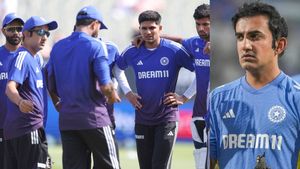 നന്നായി കളിക്കവെ അവനെ പുറത്താക്കി!! ഗംഭീറിന്റെ ചതി, ആഞ്ഞടിച്ച് മുന്‍ കോച്ച്; സംഭവമിങ്ങനെ