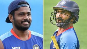 Asia Cup 2025: സഞ്ജുവിനോട് വല്ല വിരോധവമുണ്ടോ? അഭിഷേക് താഴേക്ക് വന്നാലും ടോപ് ഓര്‍ഡറില്‍ ഇവര്‍ മതി: കാര്‍ത്തിക്