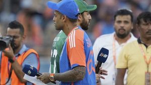 Asia Cup 2025: ആവേശക്കൊടുമുടിയില്‍ ഇന്ന് കലാശപ്പോര്.. ജയകണക്കില്‍ കേമന്‍ പാകിസ്ഥാന്‍ തന്നെ, പക്ഷെ..!