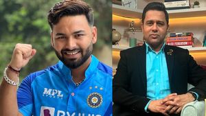 റിഷഭിനെ മറന്നോ? ടി20 ടീമിലെടുക്കാത്തതെന്ത്? വന്‍ ഫ്‌ളോപ്പിനായി വാദിച്ച് ചോപ്ര!! 