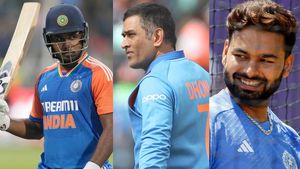 ഇന്നത്തോടെ പന്തിന്റെ പണി തീരും!! ധോണിയും തെറിക്കും, റെക്കോര്‍ഡ് ചാകര തേടി സഞ്ജു